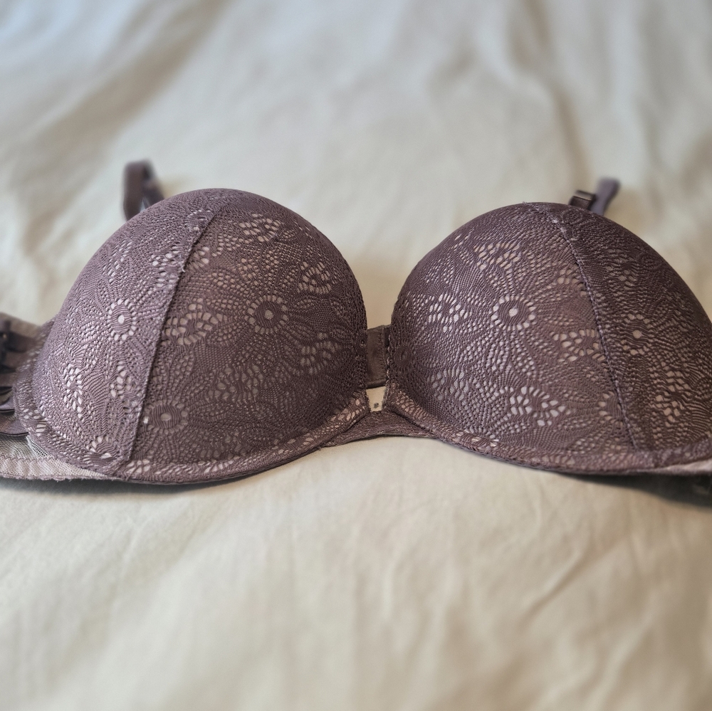 Victoria's Secret Lace Underwire Push Up Bra in Mauve - Picture 2 of 4